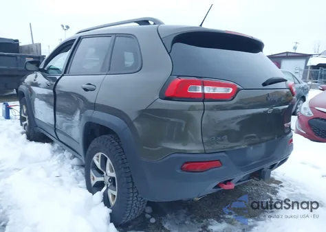 2015 Jeep Cherokee Trailhawk z USA, uszkodzony, nr VIN 1C4PJMBSXFW668878